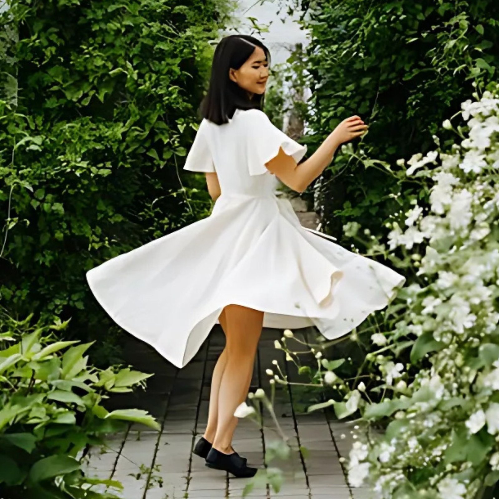 Son de Flor white linen dress with full skirt, twirl-friendly cottagecore style